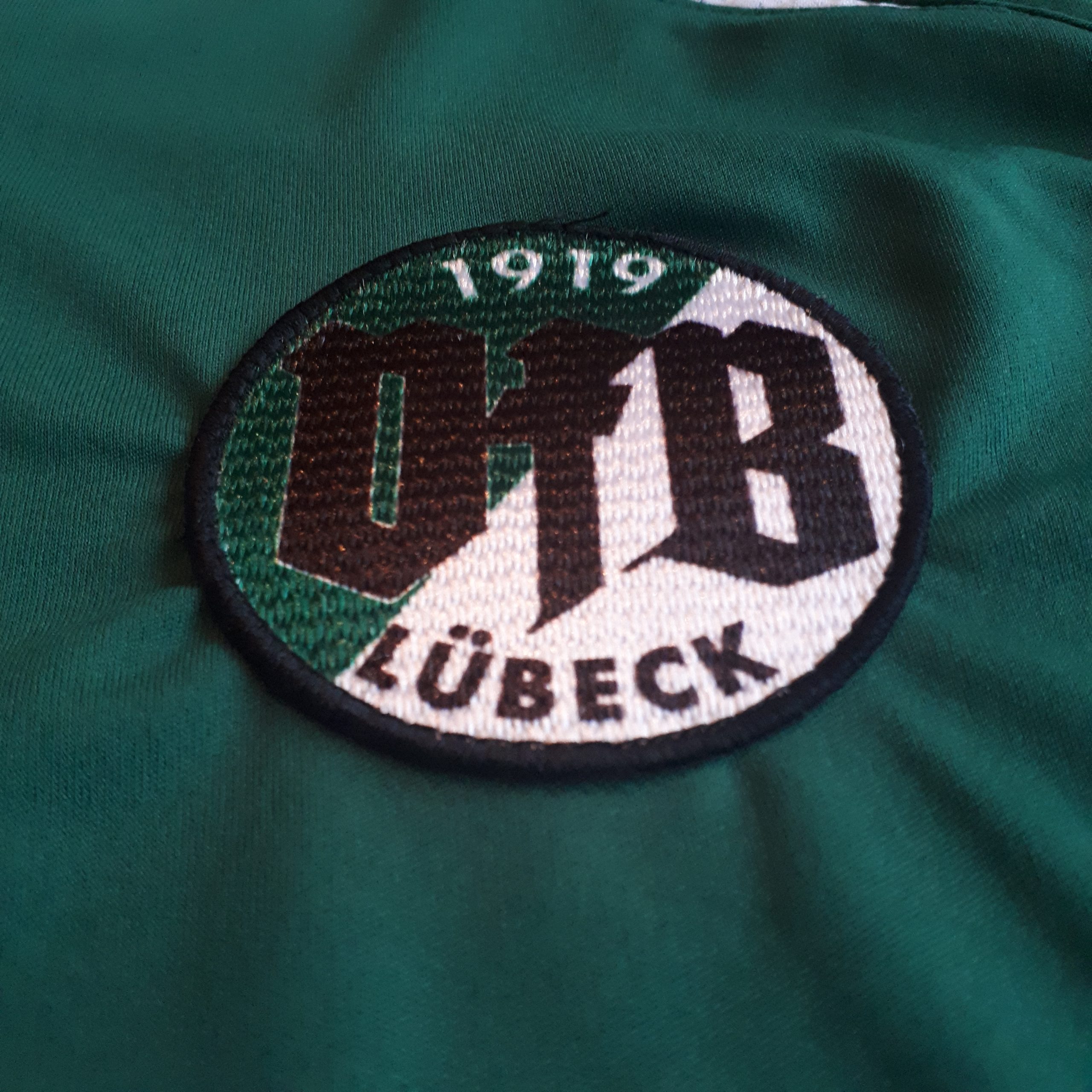 teamsigniertes Trikot   VfB Lübeck | Saison 2021/22