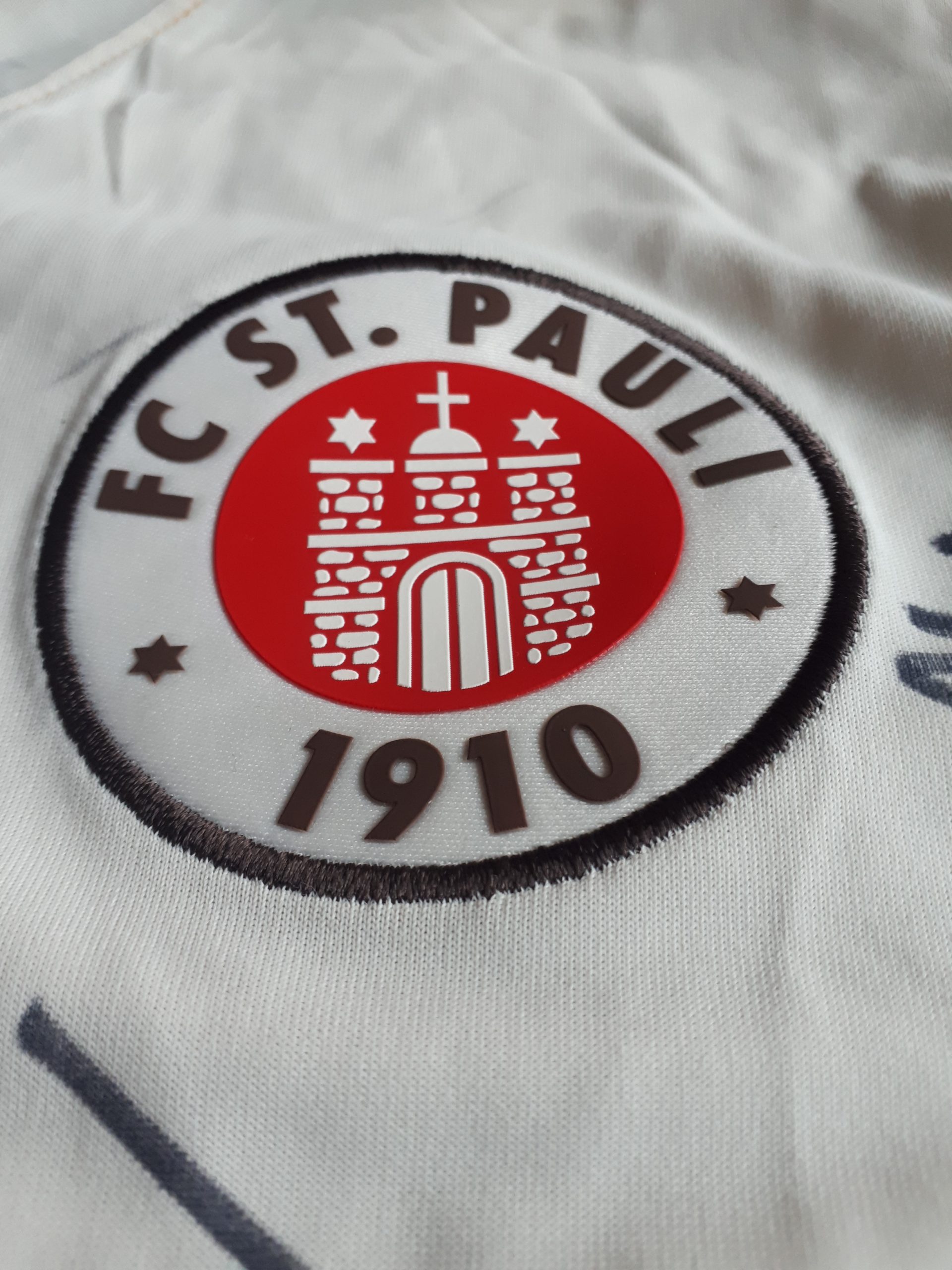 teamsigniertes Trikot FC Sankt Pauli  | Saison 2020/ 21